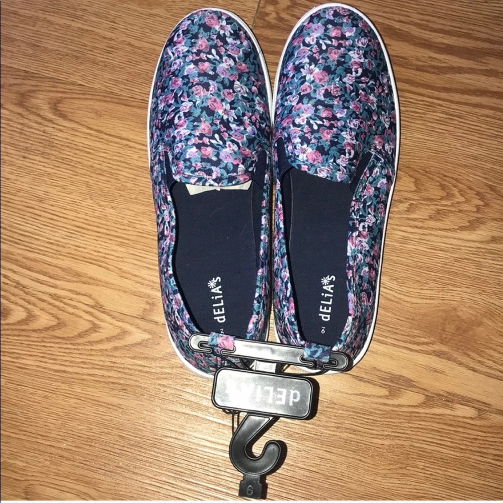 Delia*s Shoes